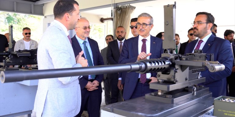 CANiK'in yüksek teknoloji merkezi Cumhurbaşkanlığı Savunma Sanayii Başkanı İsmail Demir'i ağırladı