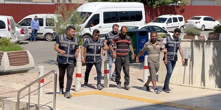 ELAZIĞ - Hırsızlık yaptıkları iddiasıyla 2 şüpheli yakalandı1