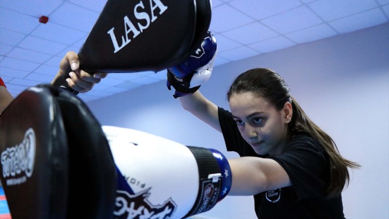 Elazığlı Buse'nin rüyalarını milli forma süslüyor