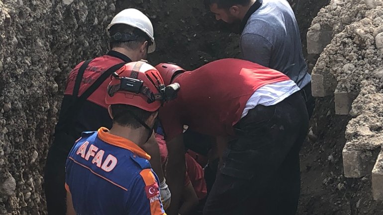 Erzincan'da altyapı çalışmasında göçük altında kalan işçi kurtarıldı