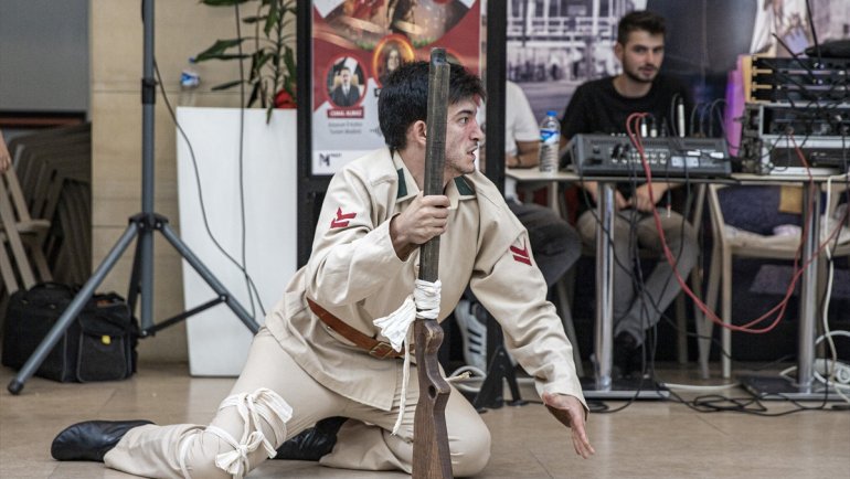 Erzurum'da tiyatrocular, 30 Ağustos'u canlandırdı