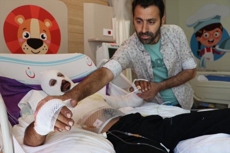 döndü - kapılan koyunları akımına ERZURUM kurtarırken ölümden Elektrik sürüdeki 4