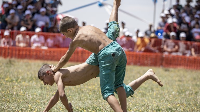 Geleneksel Erzurum Ovası Güreş Festivali, Erzurum'da başladı