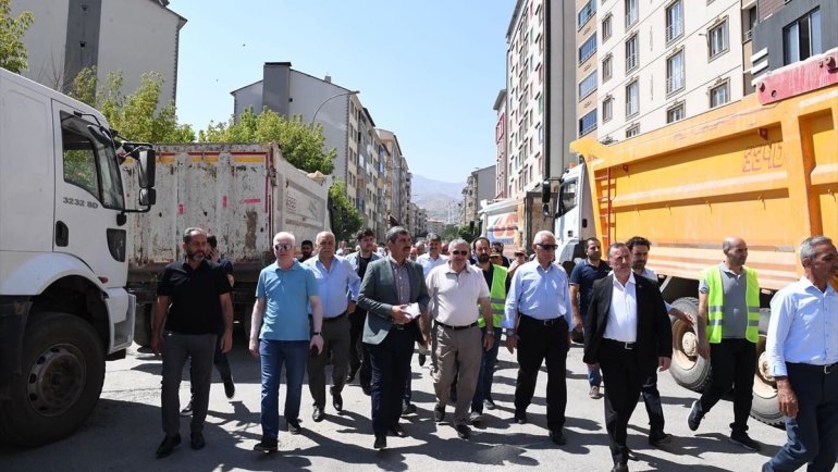 Eski Erzurum Caddesi'nde yenileme çalışmaları başlatıldı