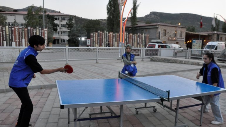Çukurca'da gençler "Sosyal Medyadan Sosyal Meydana" etkinliğinde buluştu