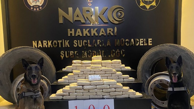 Hakkari'de 100 kilogram eroin ele geçirildi