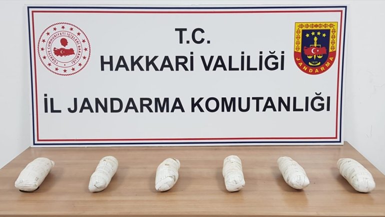 Hakkari'de 38 kilo 380 gram uyuşturucu ele geçirildi