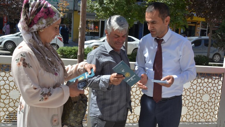 Hakkari'de erkeklere "kadına şiddetle mücadele" anlatıldı