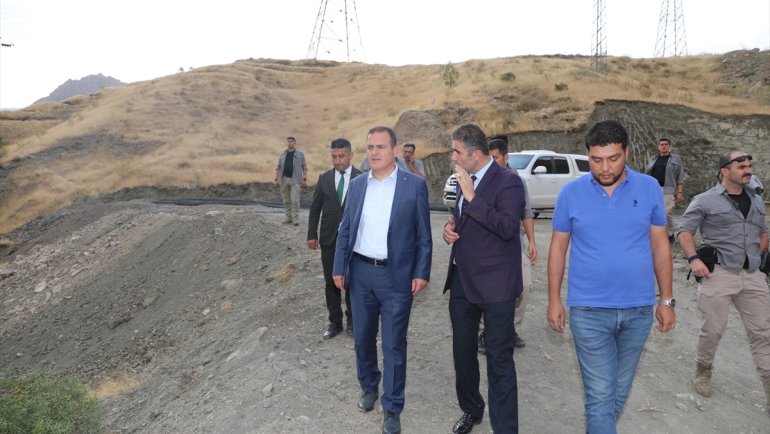 Hakkari'de yerden ısıtmalı hayvan barınağı ve rehabilitasyon merkezi yapılıyor