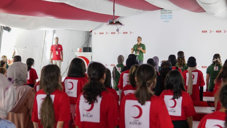Heybeliada, yetim çocuklara kucak açtı3