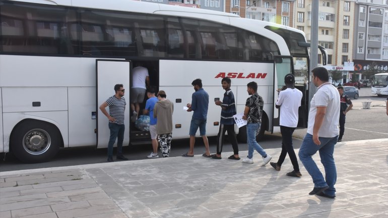 İstanbul'da yakalanan 38 düzensiz göçmen Iğdır'da sınır dışı edilecek