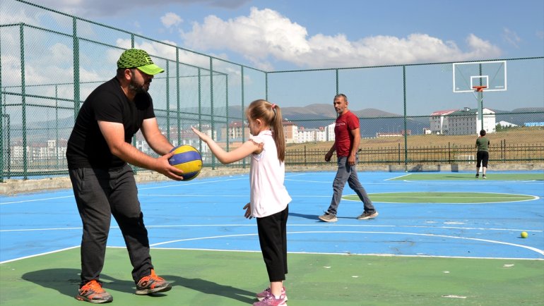 Özel çocuklar spor için evden dışarı adım attı