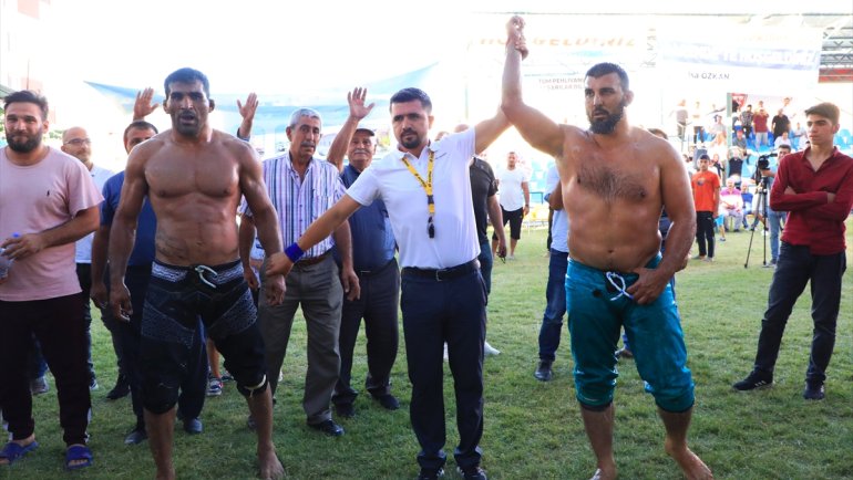 69. Darende Geleneksel Zengibar Karakucak Güreşinin başpehlivanı Rıza Yıldırım oldu