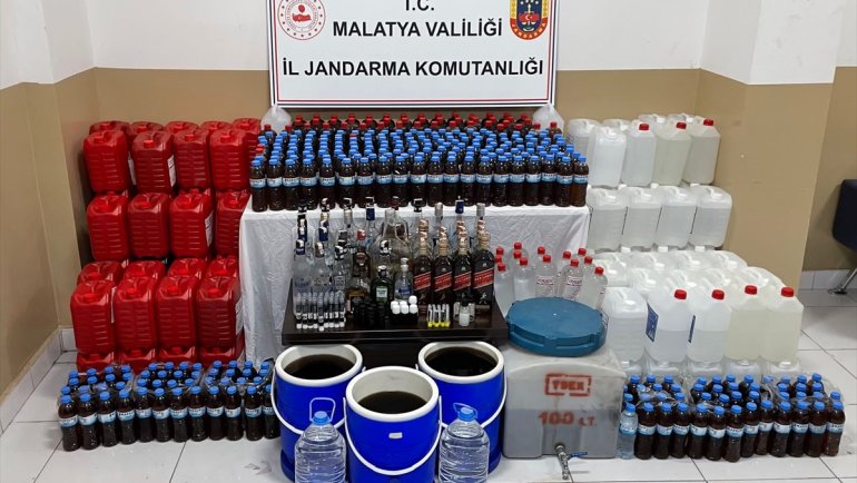 Malatya'da kaçak içki operasyonunda 2 şüpheli yakalandı