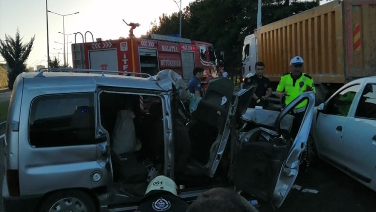 Malatya'da trafik kazasında 4 kişi yaralandı