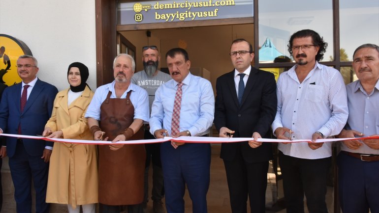 Malatya'da Damascus ve tespih atölyesi ile müze kütüphanesinin açılışı yapıldı