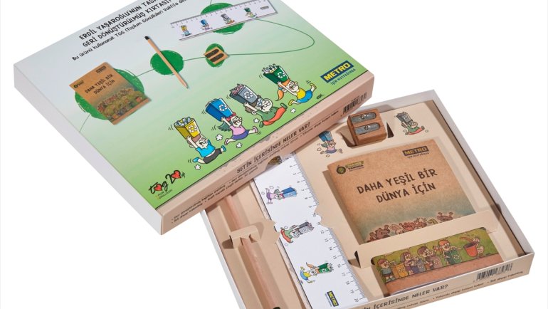 Metro Türkiye'nin Erdil Yaşaroğlu tasarımlarıyla hazırladığı kırtasiye seti raflarda