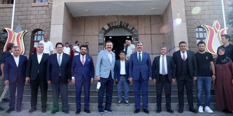 TOBB Başkanı Hisarcıklıoğlu, Muş'ta istişare toplantısında konuştu: