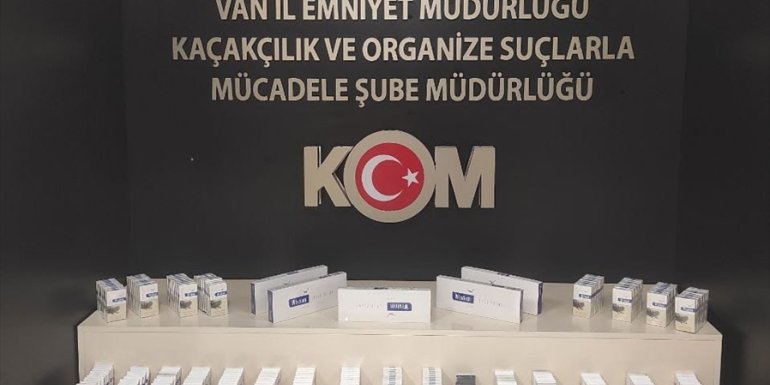Van'da gümrük kaçağı akaryakıt ve sigara ele geçirildi