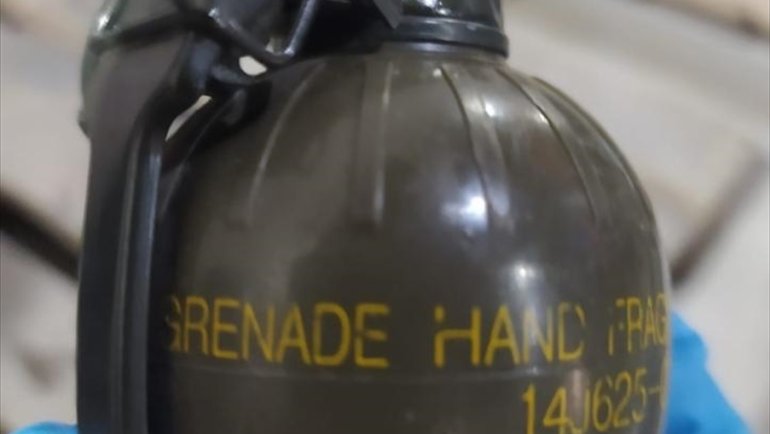 Van'da iki el bombası ile gümrük kaçağı malzemeler ele geçirildi