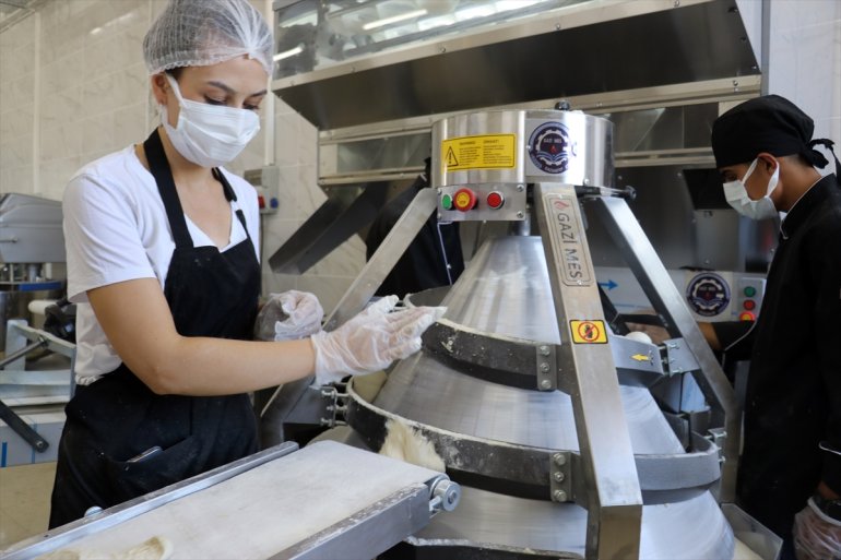 öğrencileri Anadolu ekmek bin günde üretiyor Teknik ve Lisesi 7 Ağrı
