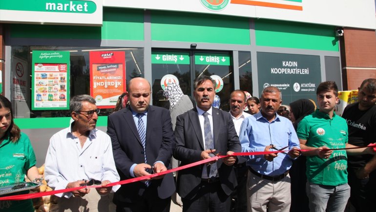 Ahlat'ta "Tarım Kredi Kooperatif Market"i açıldı