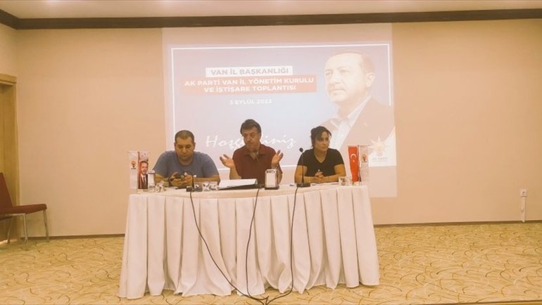 AK Parti Van İl Başkanlığı istişare toplantısı düzenledi