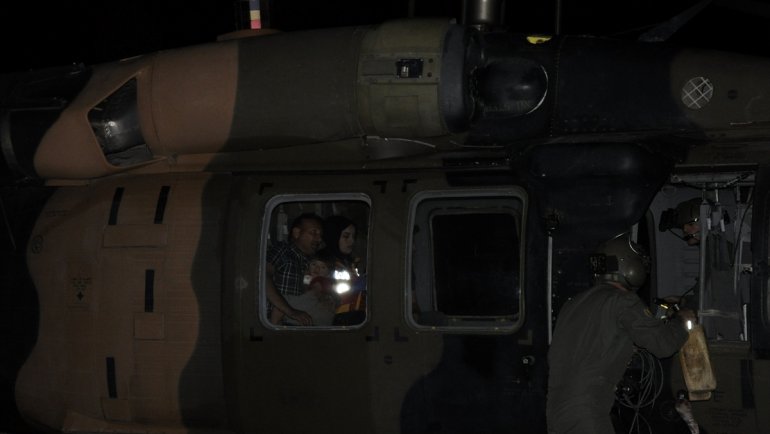Askeri helikopter beyin kanaması geçiren çocuk için havalandı