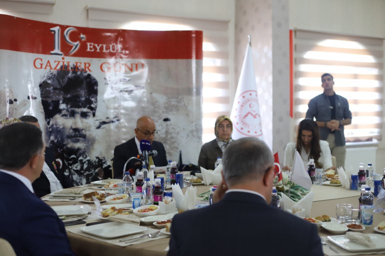 Bakan Kirişci, Ağrı