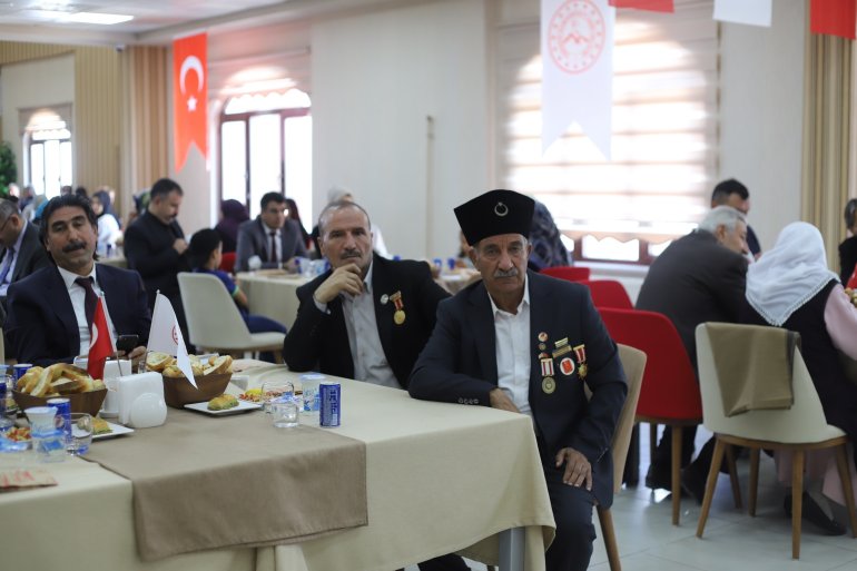 Bakan Kirişci, Ağrı