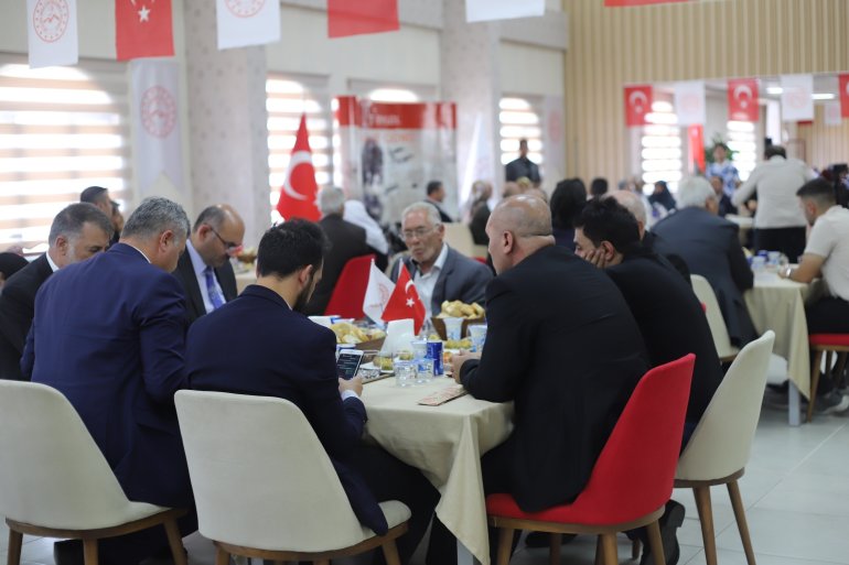 Bakan Kirişci, Ağrı