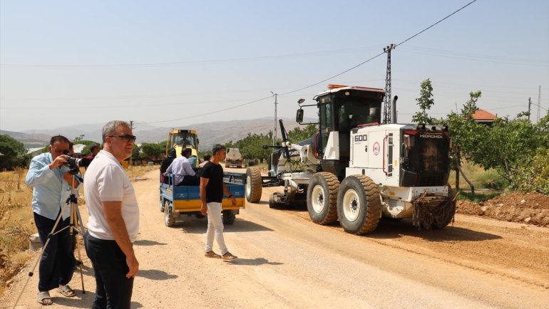 Baskil'de şehit polis Fethi Sekin'in kabrinin çevre düzenlemesi yapıldı