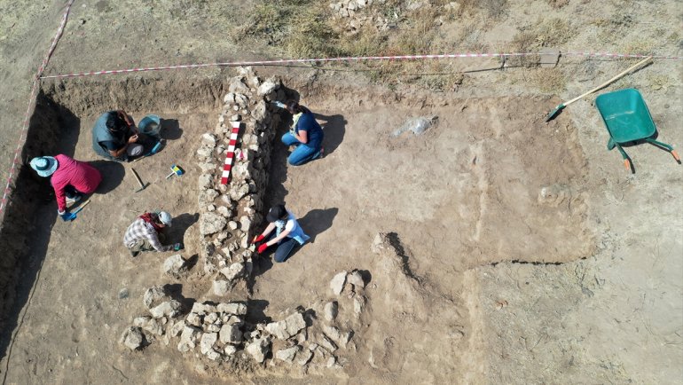 Kef Kalesi'nde 2 bin 700 yıllık mutfak ve hizmet odaları tespit edildi