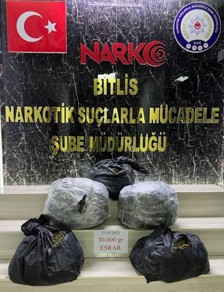 Bitlis'te 30 kilogram esrar ele geçirildi