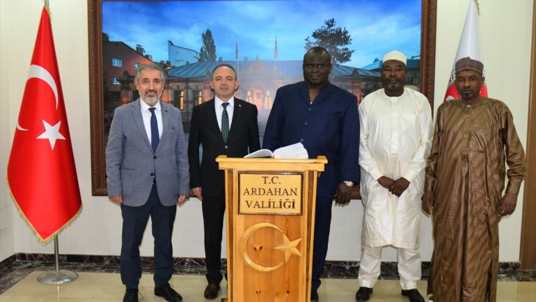 Çadlı Bakan Waıdou, Ardahan Valisi Öner