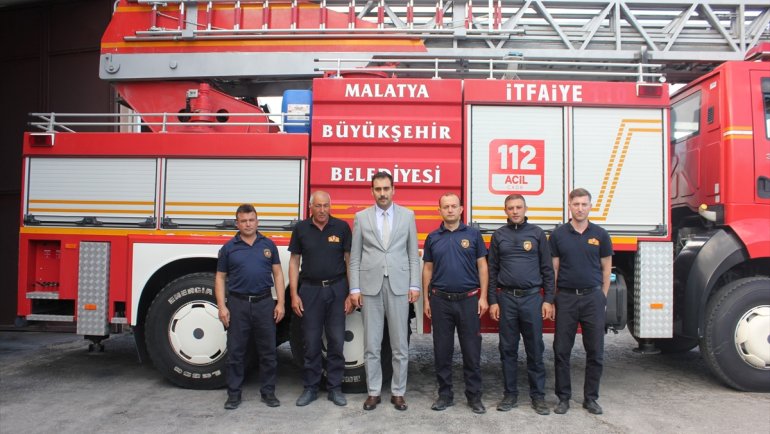 Darende Kaymakamı Türkoğlu, itfaiye amirliğini ziyaret etti