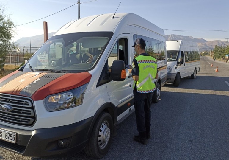servisleri denetledi jandarma Doğanşehir