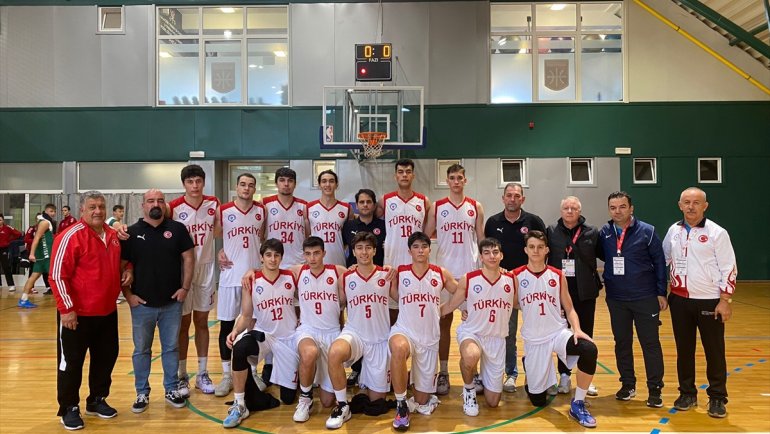 Dünya Liseler Basketbol Şampiyonası'nda dünya 2'nciliği ve 7'nciliği Türkiye'nin