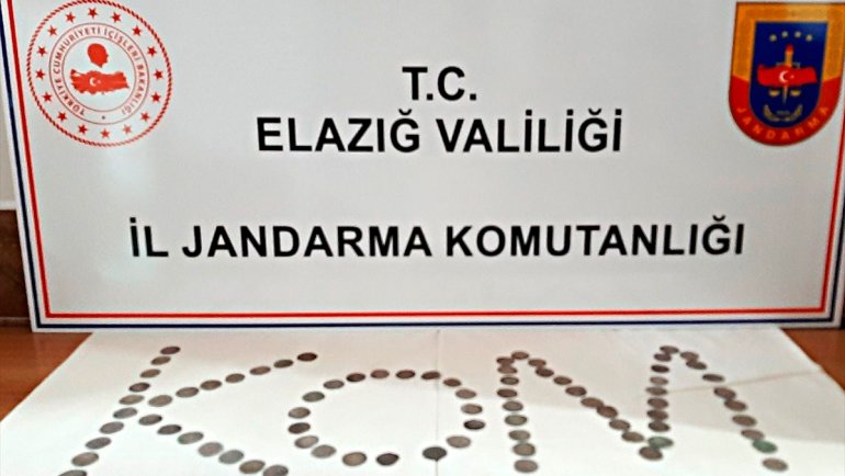 Elazığ'da tarihi eser niteliğinde 80 gümüş sikke ele geçirildi
