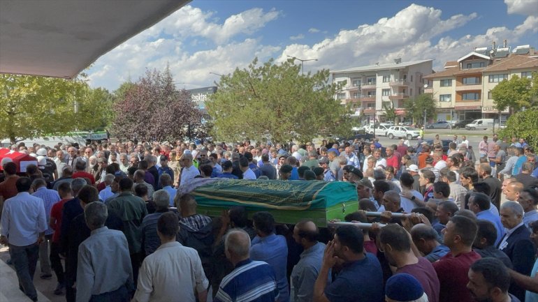 cenazesi kadının defnedildi Eşi ERZİNCAN tarafından - öldürülen bıçaklanarak 2