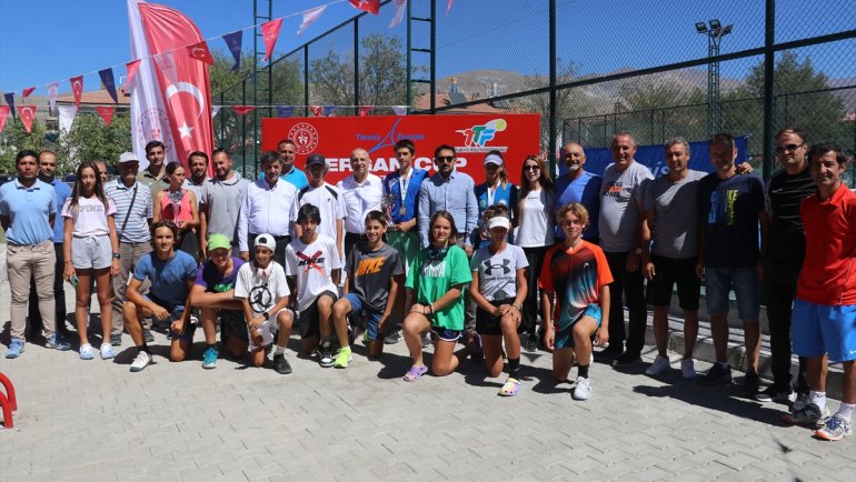 ERZİNCAN - Uluslararası Erzincan Ergan Cup Tenis Turnuvası sona erdi1