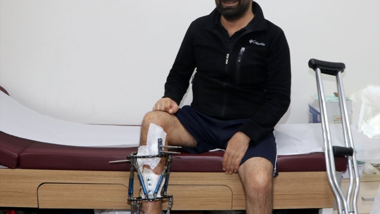 Çarpık ayak rahatsızlığından kurtuldu, 37 yıl sonra düzgün yürümeye başladı