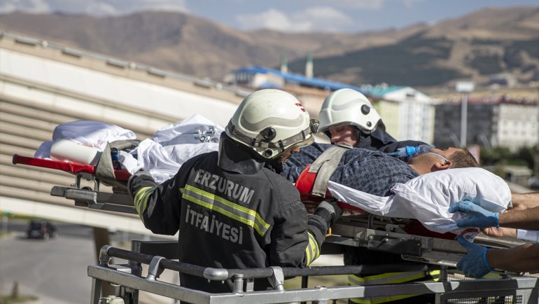 Erzurum Şehir Hastanesinde yangın tatbikatı yapıldı