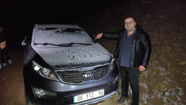 Erzurum'un yüksek kesimlerine mevsimin ilk karı yağdı