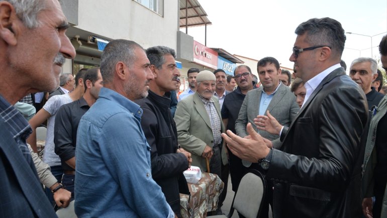 Erzurum Valisi Memiş, deprem bölgesinde inceleme yaptı