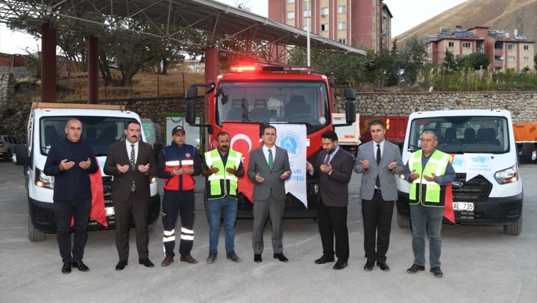 Hakkari Belediyesi üç yeni aracı hizmete aldı1