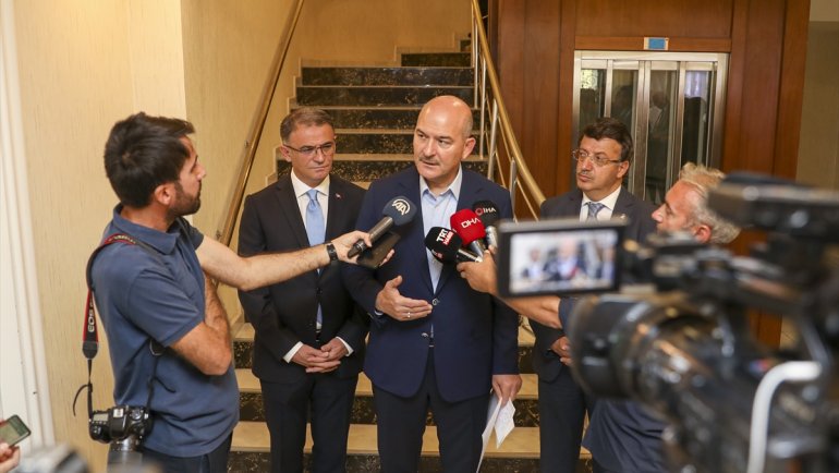 İçişleri Bakanı Süleyman Soylu, Van'da gazetecilerin sorularını yanıtladı: