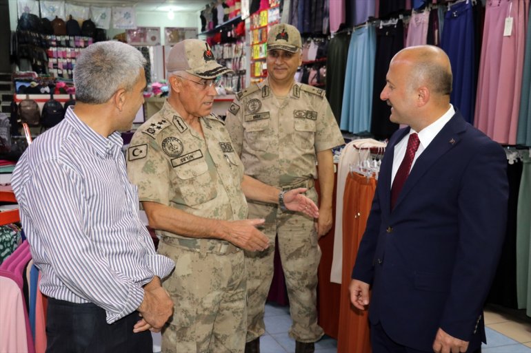 ile gazi Orgeneral buluştu yakınlarıyla ve Jandarma esnaf şehit Çetin Genel Komutanı Ağrı