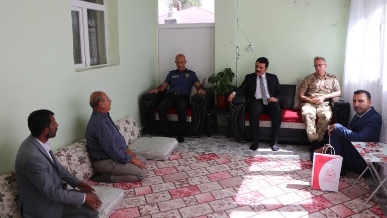 Karlıova Kaymakamı Gilan gazileri ziyaret etti