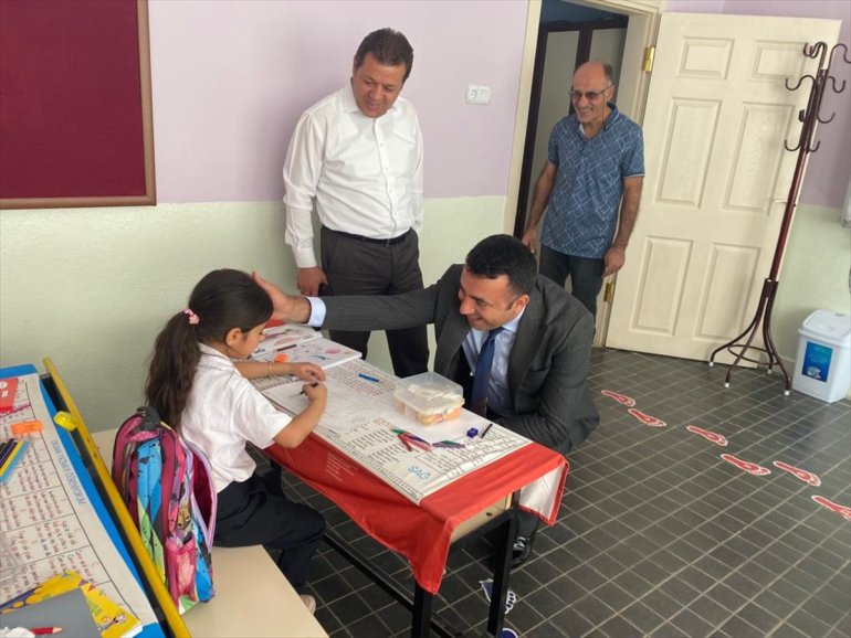 Akbulut, Keban ziyaret öğrencilerle etti, görüştü okulları Kaymakamı 4